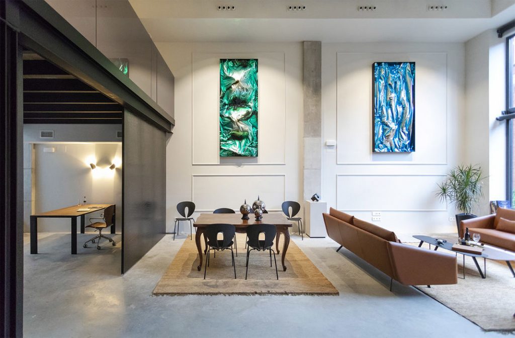 Basque Luxury Golden Wall