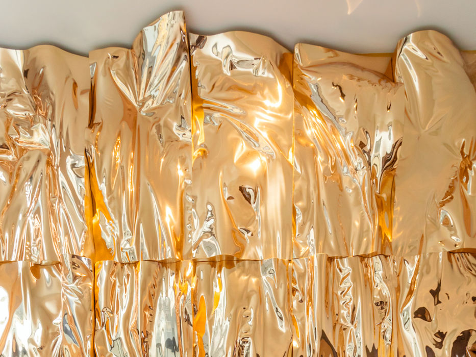 Basque Luxury Golden Wall