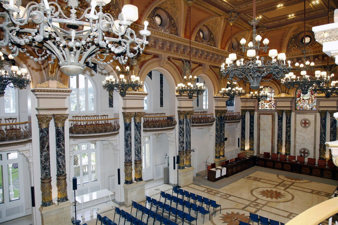 Salón de Plenos del Ayuntamiento de Donostia