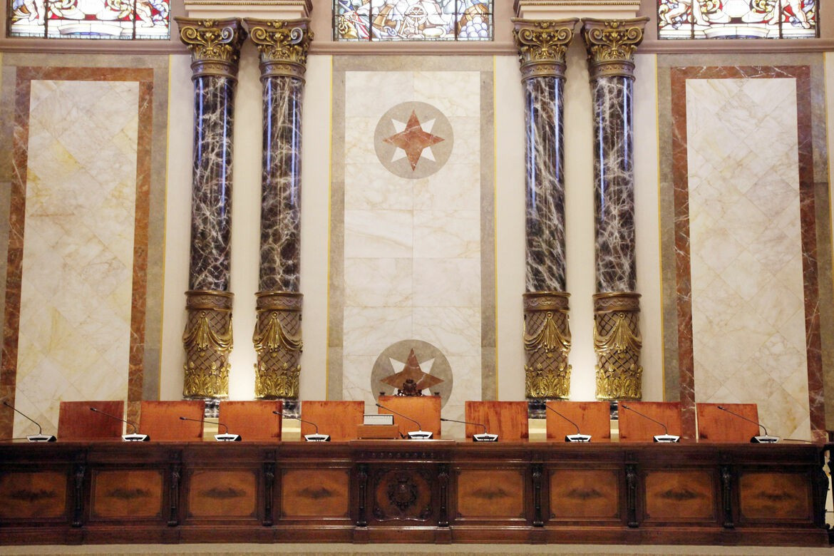 Salón de Plenos del Ayuntamiento de Donostia